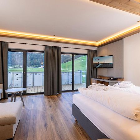 Thermal-Badhotel Kirchler Tux Bagian luar foto