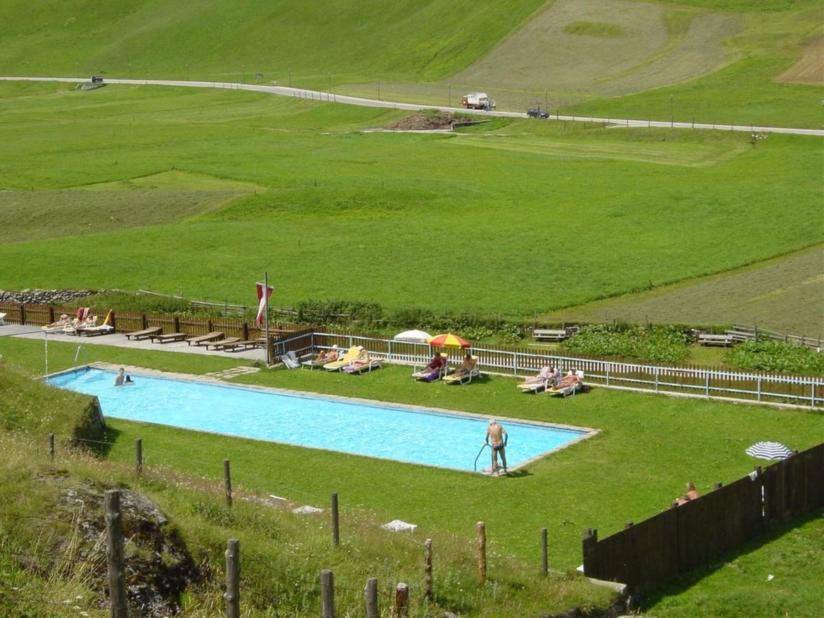 Thermal-Badhotel Kirchler Tux Bagian luar foto
