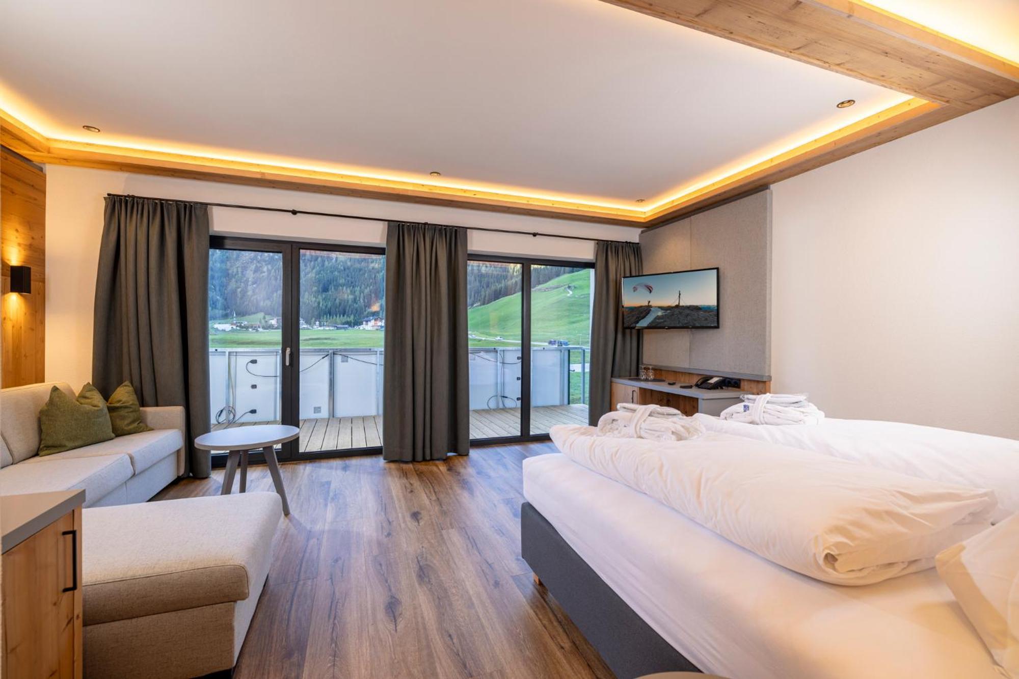 Thermal-Badhotel Kirchler Tux Bagian luar foto