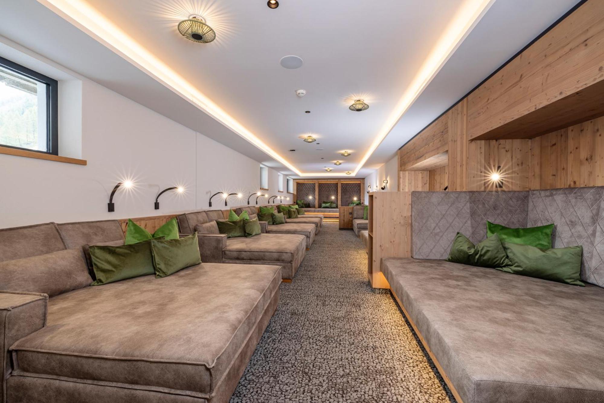Thermal-Badhotel Kirchler Tux Bagian luar foto
