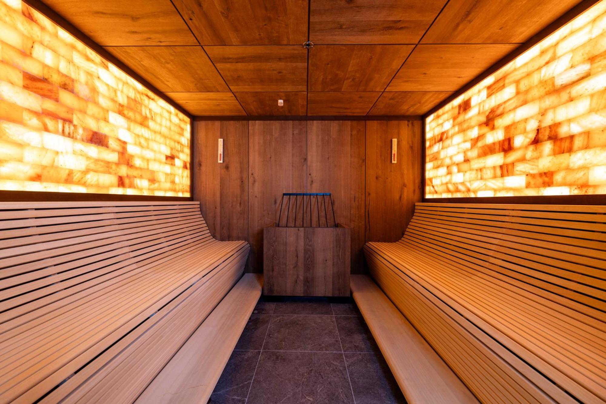 Thermal-Badhotel Kirchler Tux Bagian luar foto