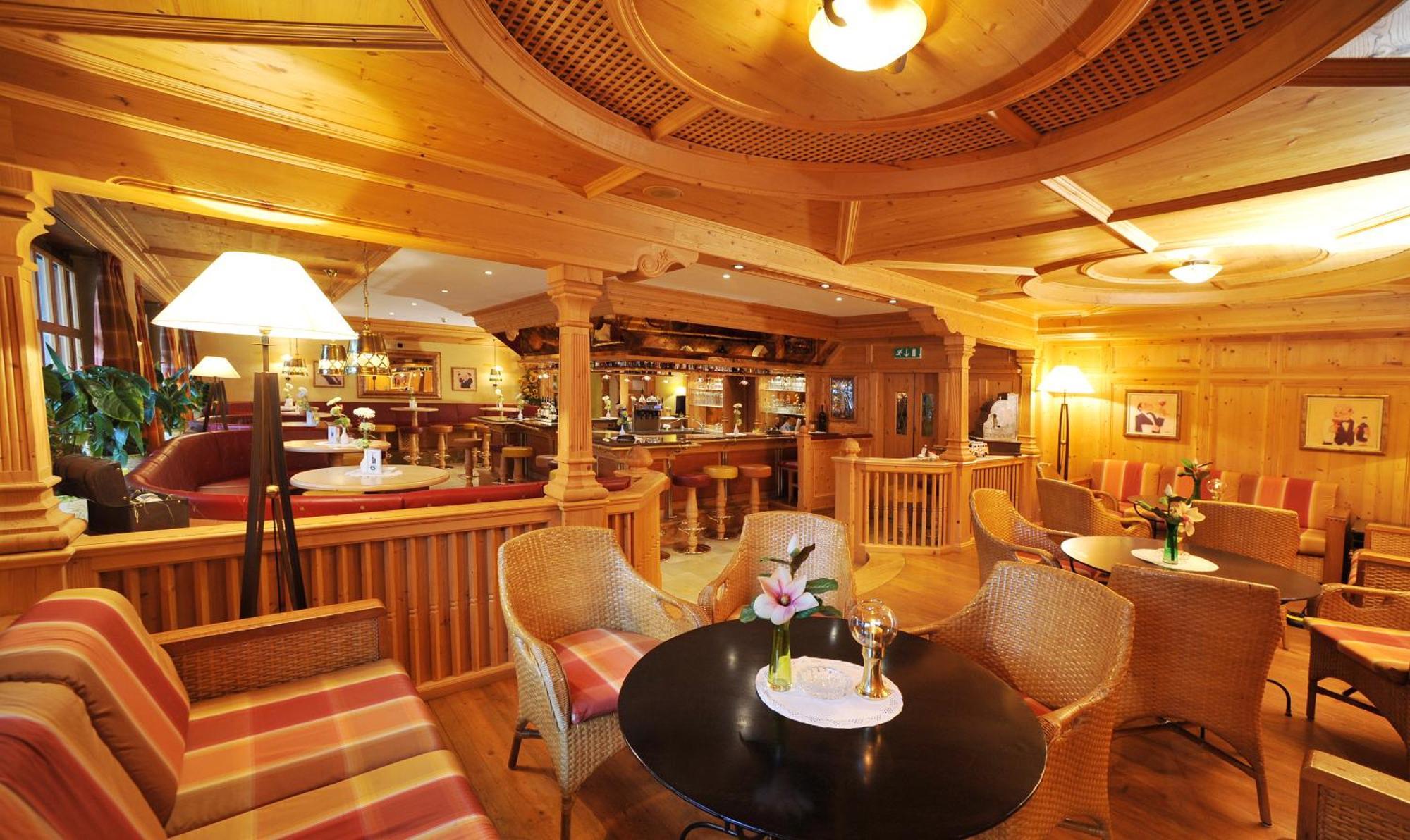 Thermal-Badhotel Kirchler Tux Bagian luar foto