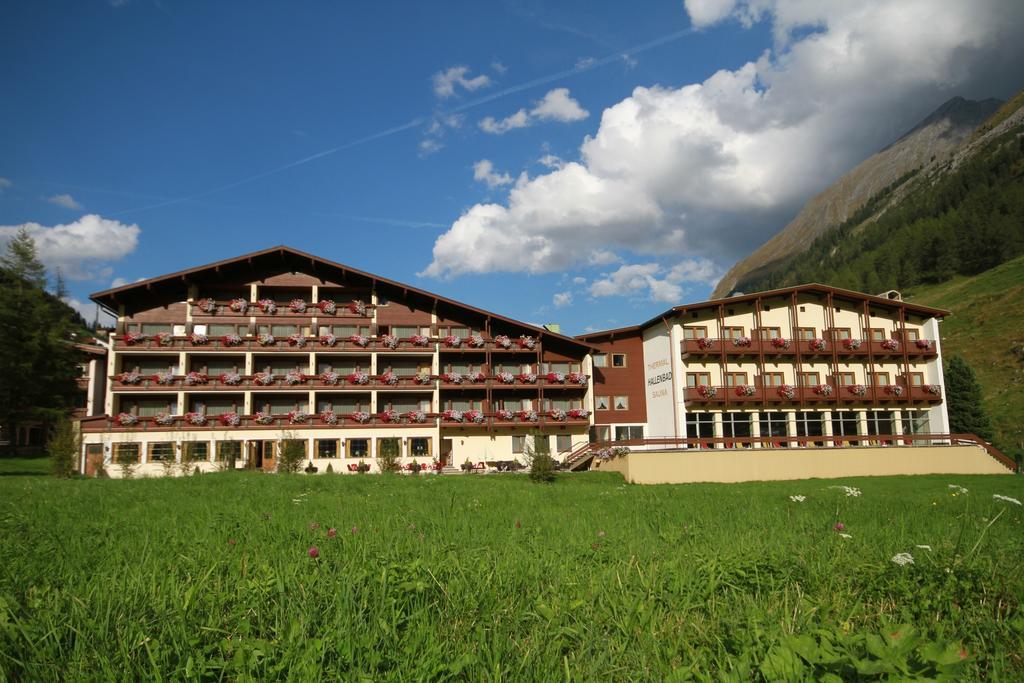 Thermal-Badhotel Kirchler Tux Bagian luar foto